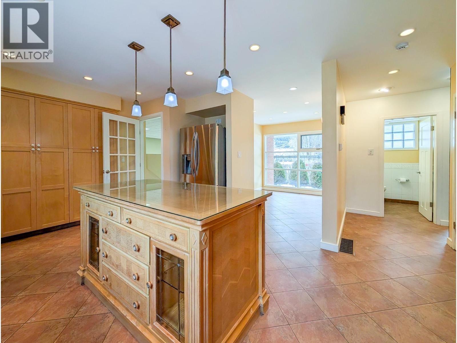 1689 BIRCH STREET - 21