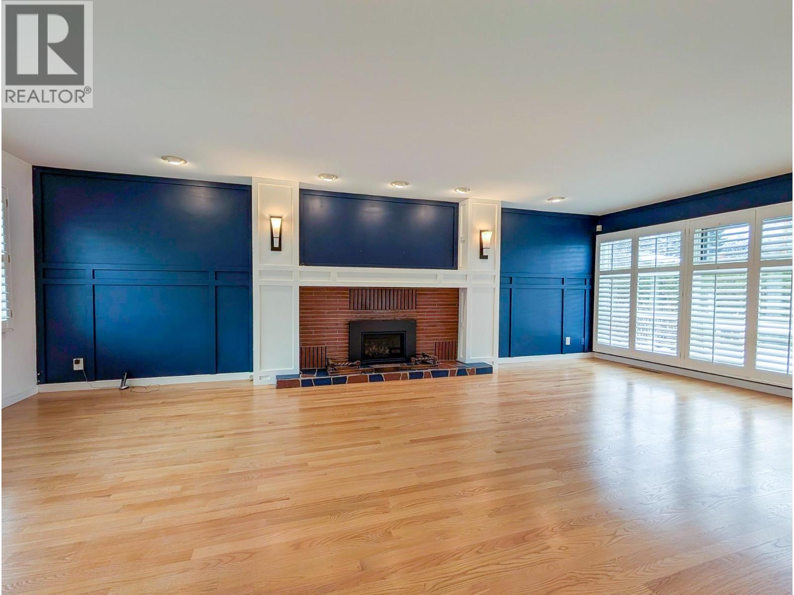 1689 BIRCH STREET - 16