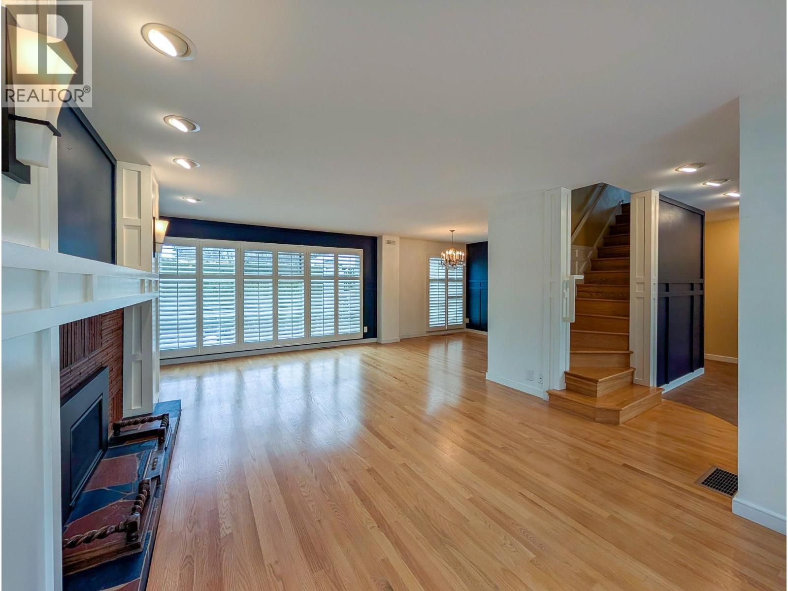 1689 BIRCH STREET - 17