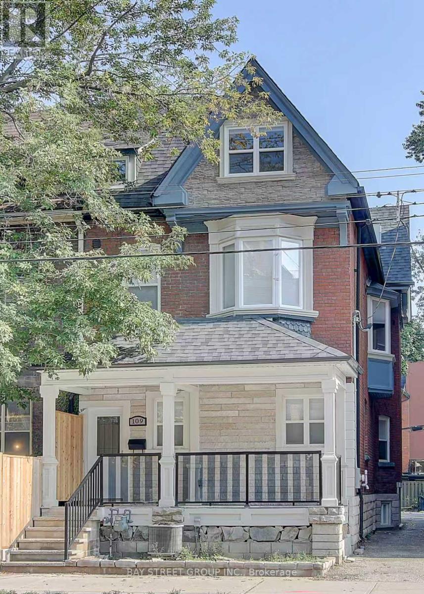 109 SPADINA ROAD