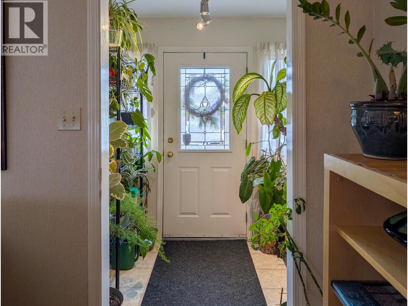 910 BURDEN STREET - 7