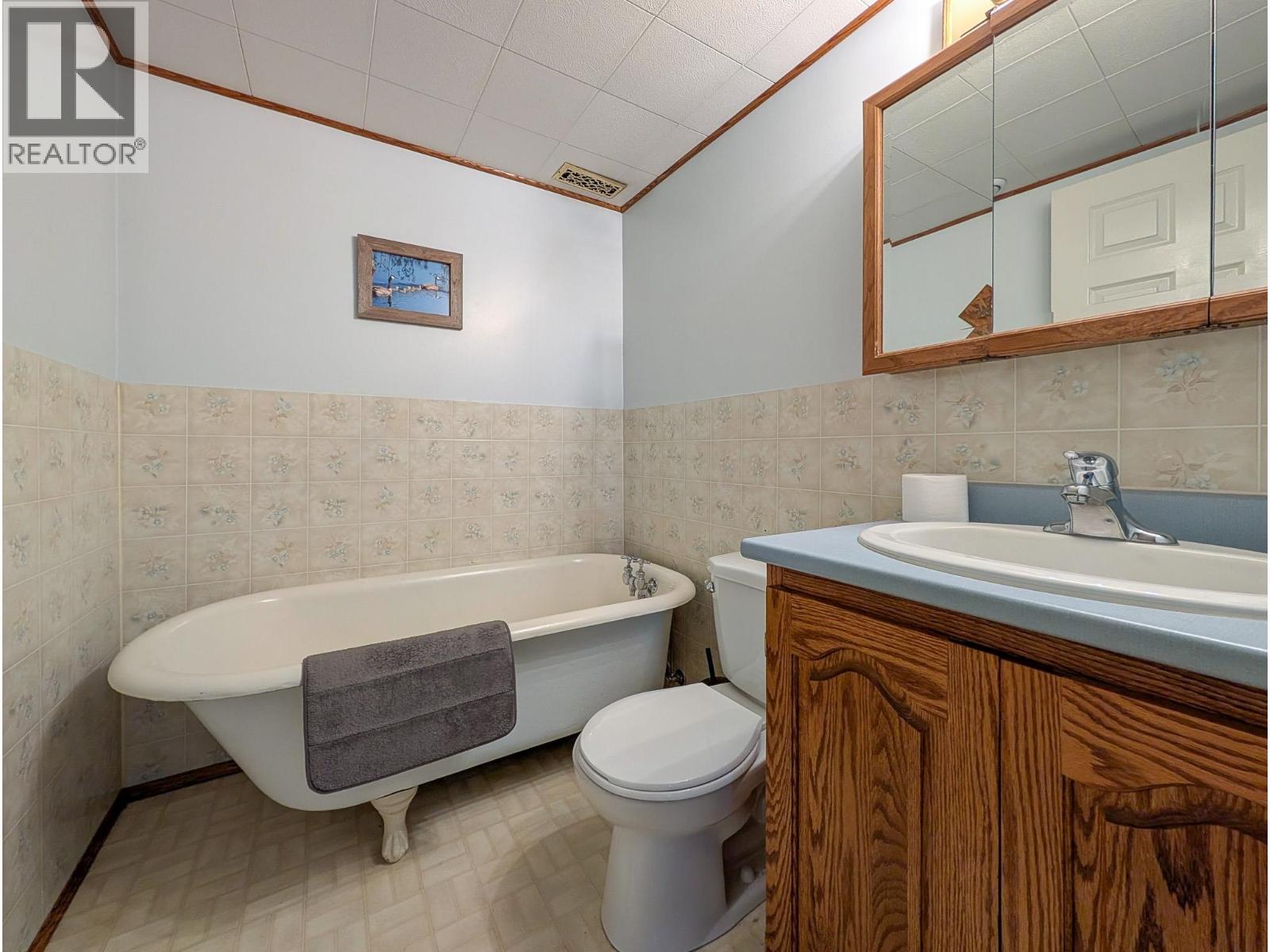 910 BURDEN STREET - 24