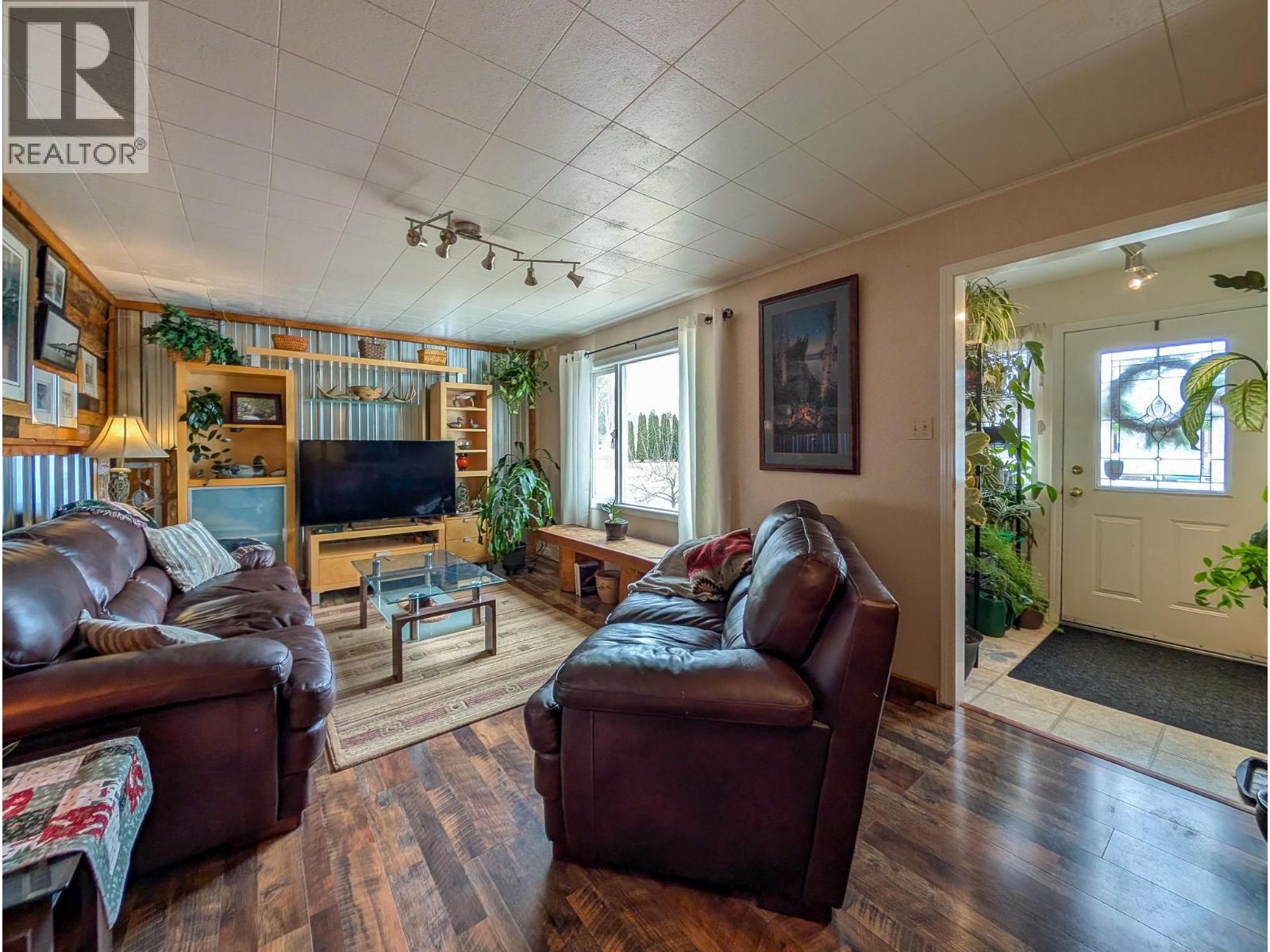 910 BURDEN STREET - 9