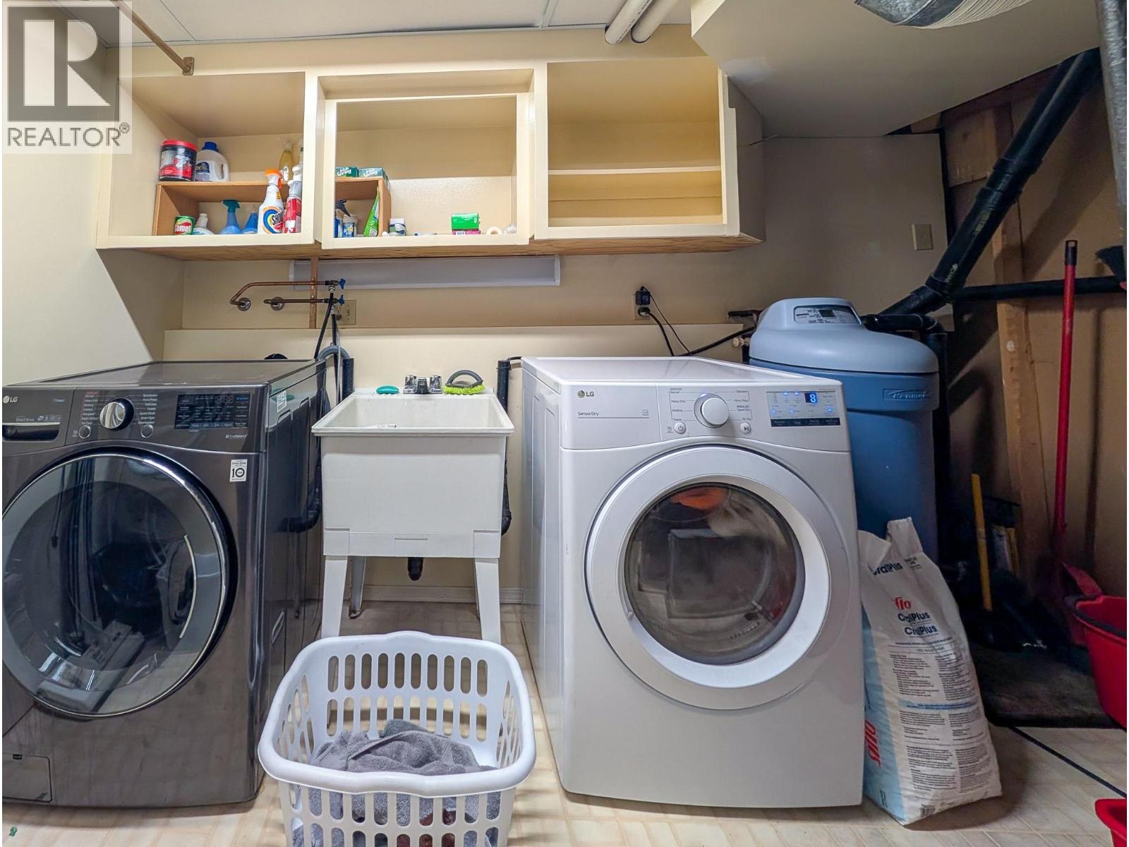 910 BURDEN STREET - 29