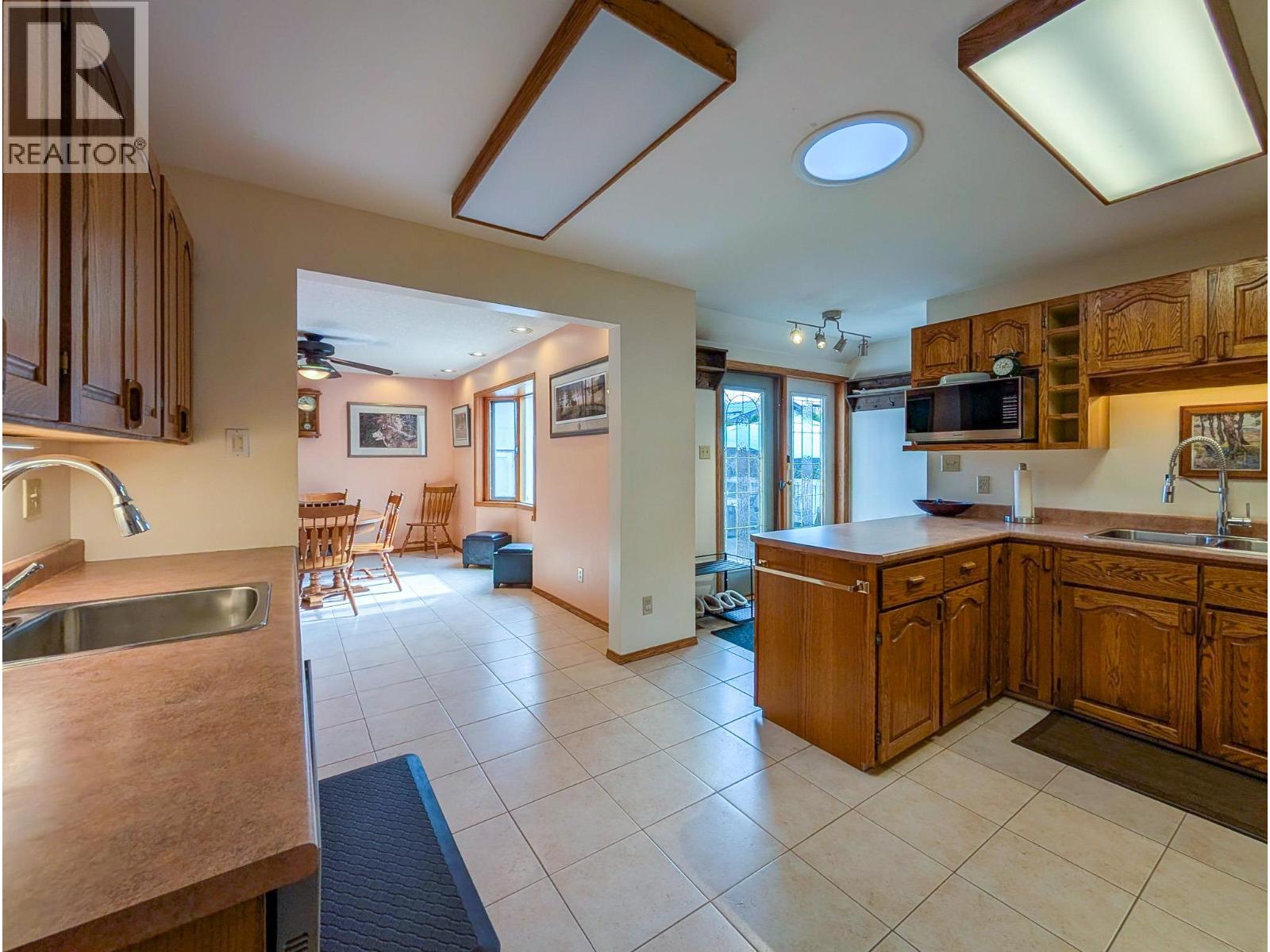 910 BURDEN STREET - 14