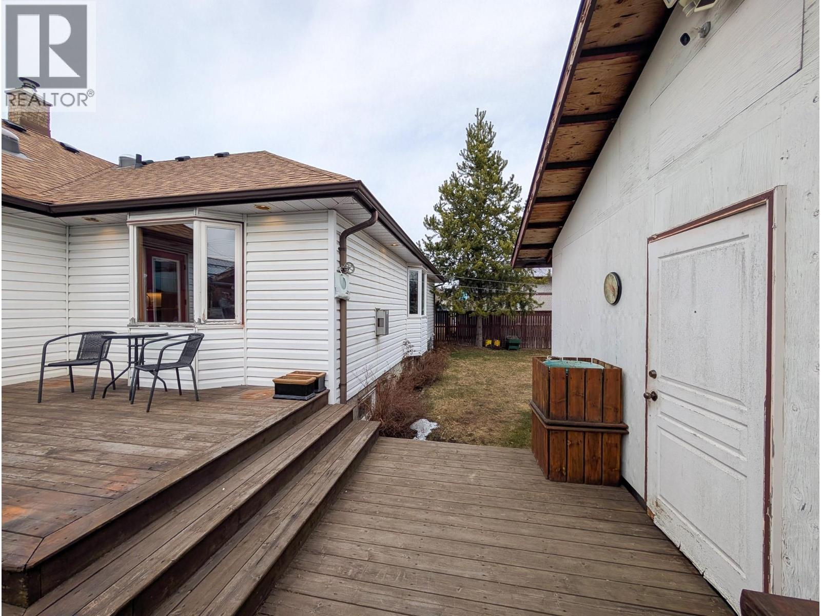 910 BURDEN STREET - 35