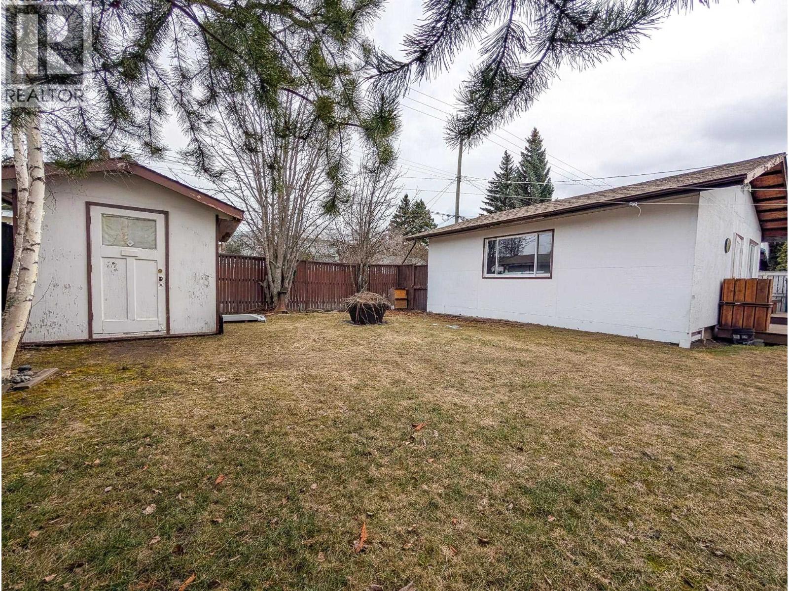 910 BURDEN STREET - 4