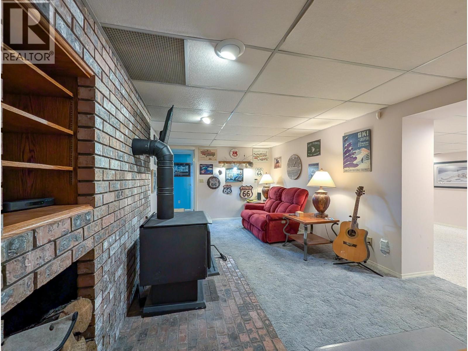 910 BURDEN STREET - 22