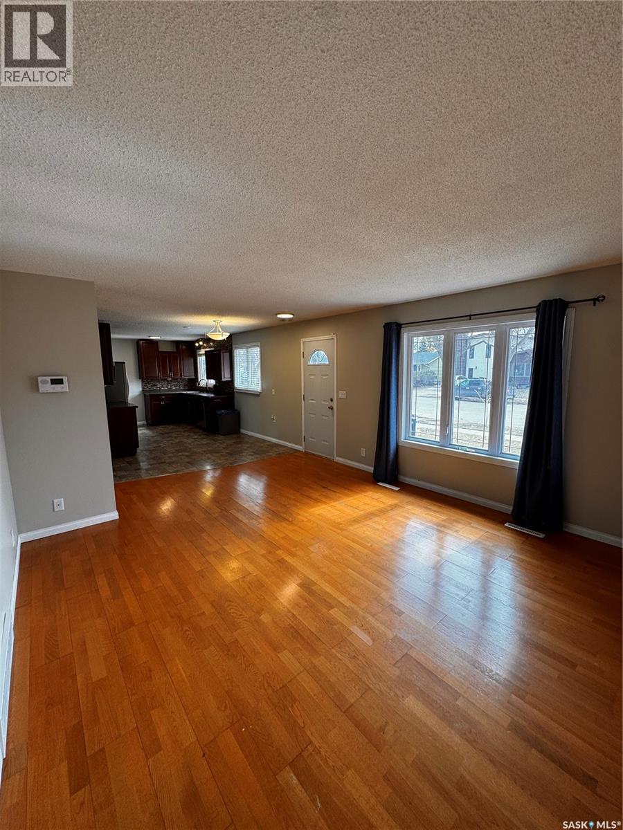 515 3RD AVENUE NW - 11