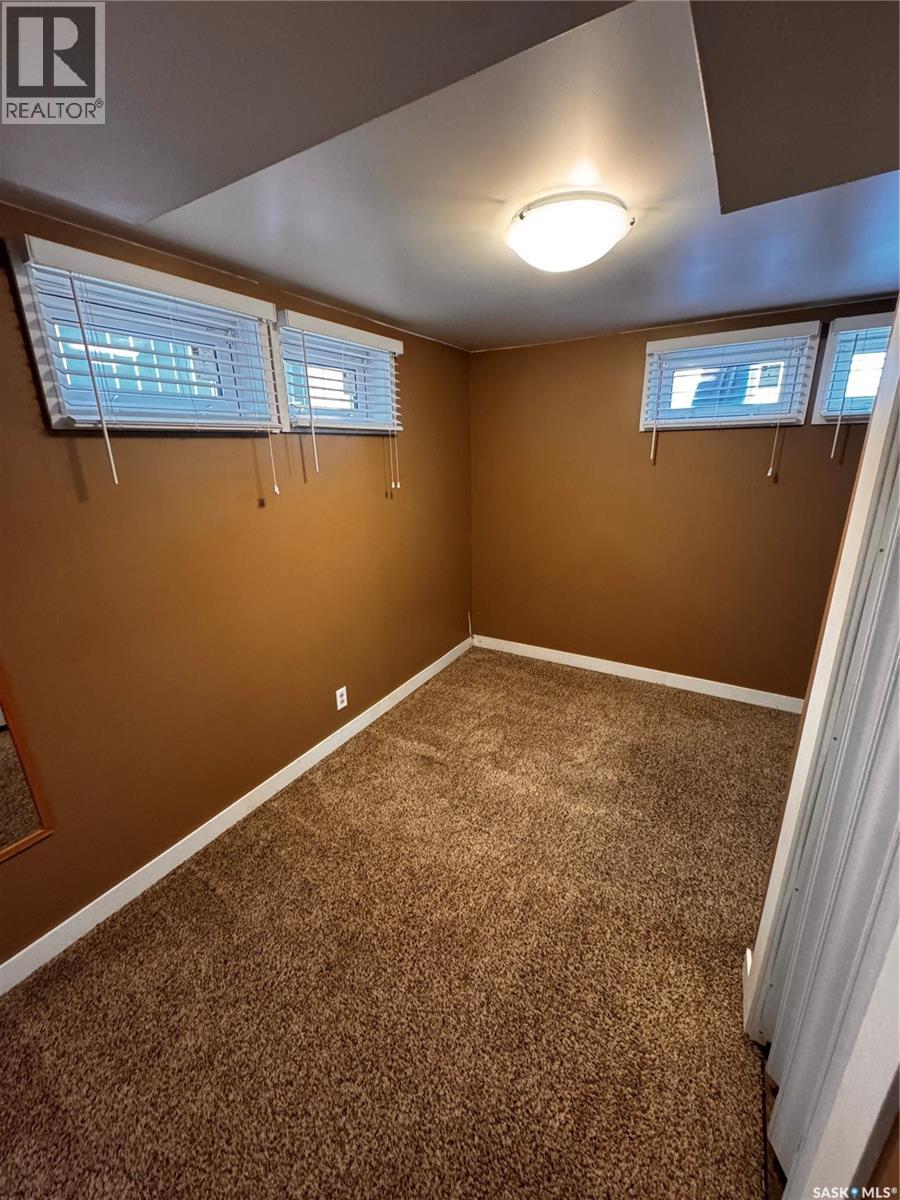 515 3RD AVENUE NW - 34