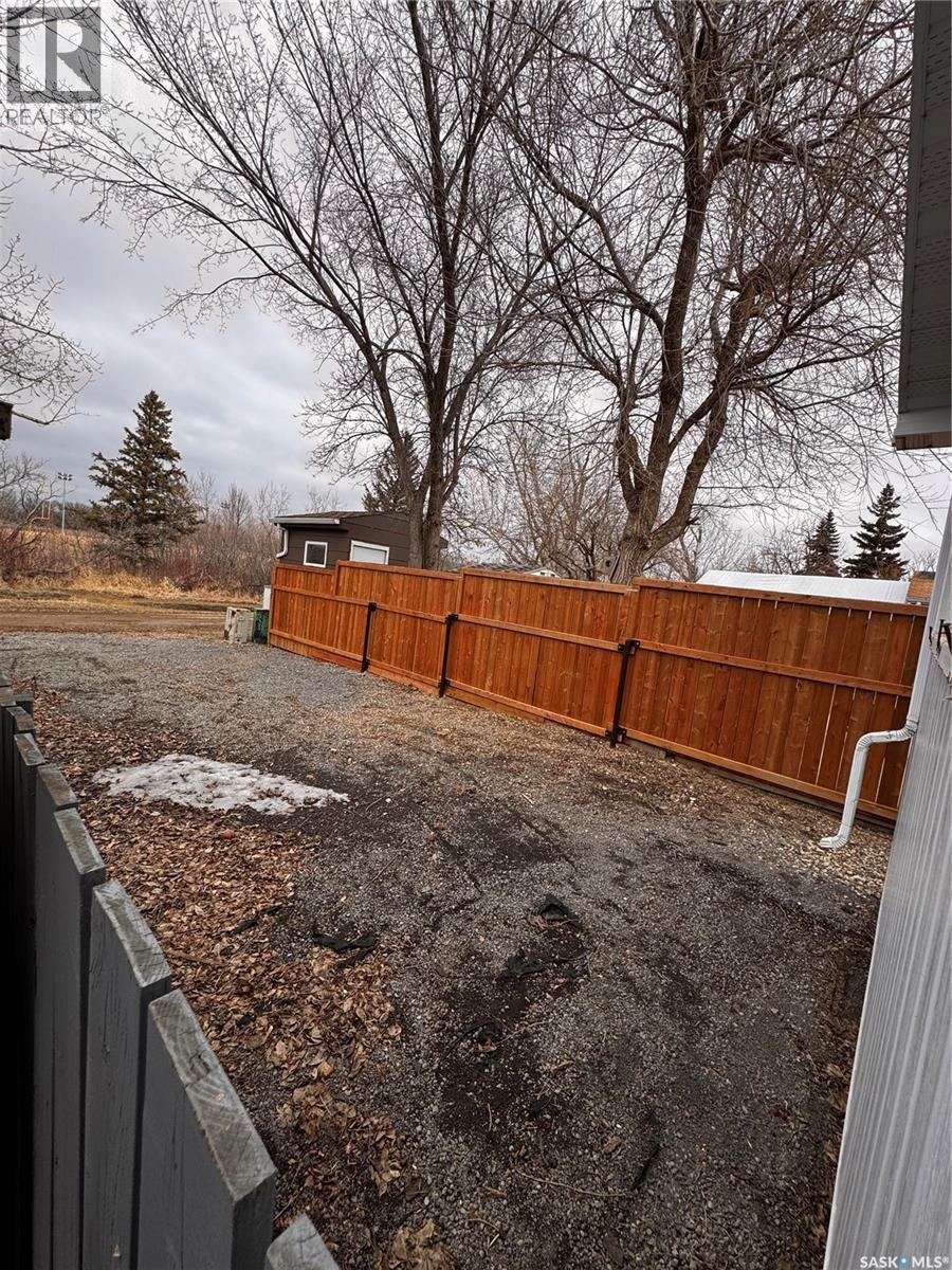 515 3RD AVENUE NW - 44