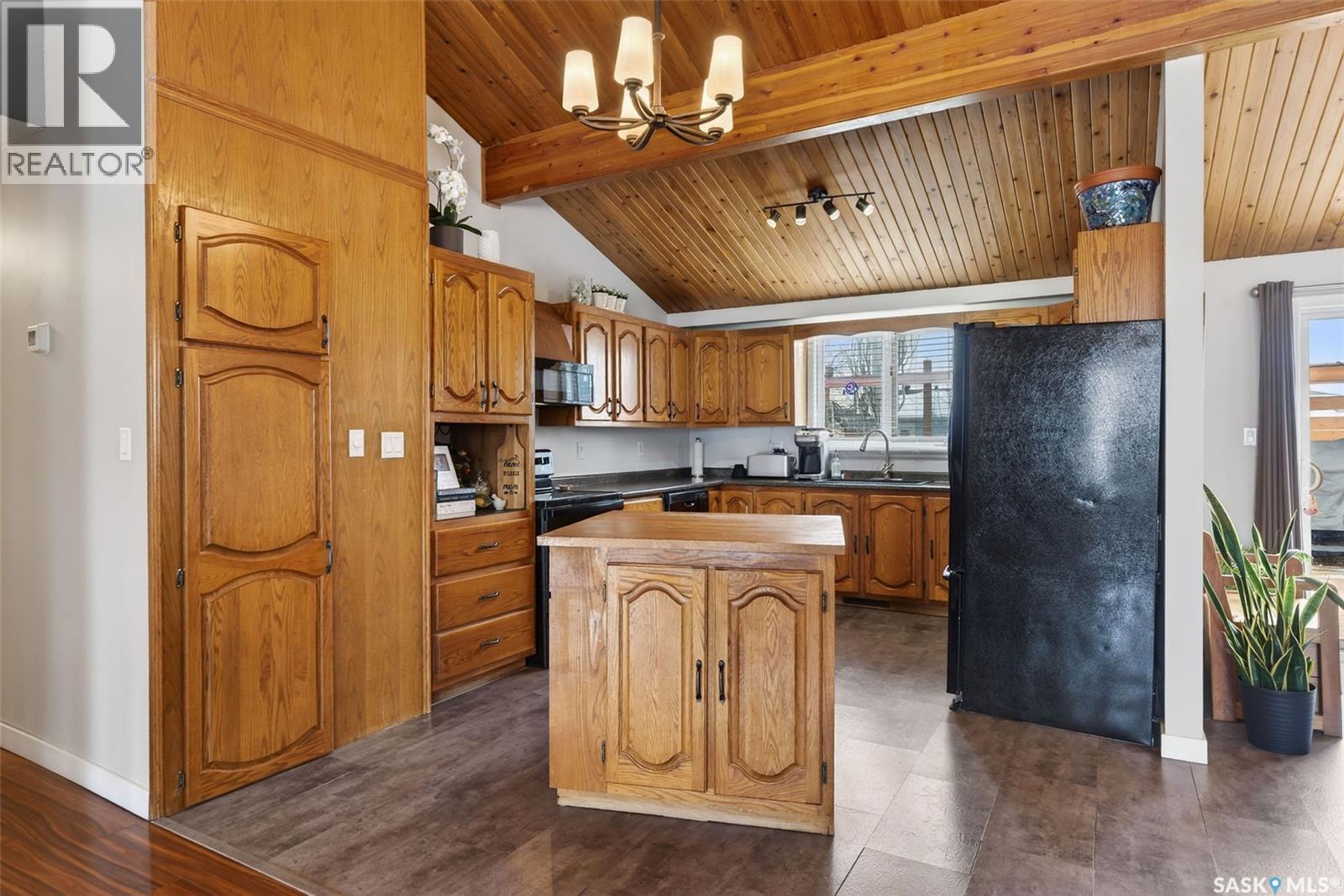 3389 Eagle CRESCENT - 2