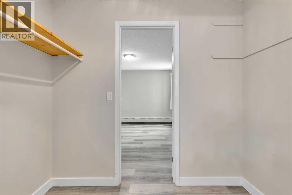 Single Family House for Sale in    Avenue SW Windsor Park Calgary 