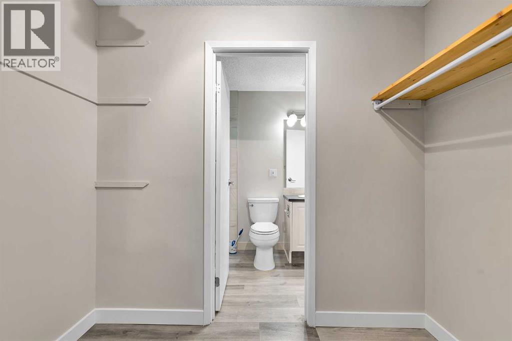 Single Family House for Sale in    Avenue SW Windsor Park Calgary 