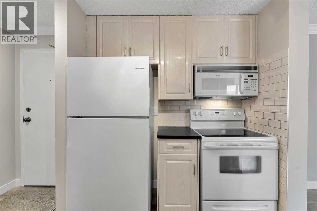 Single Family House for Sale in    Avenue SW Windsor Park Calgary 