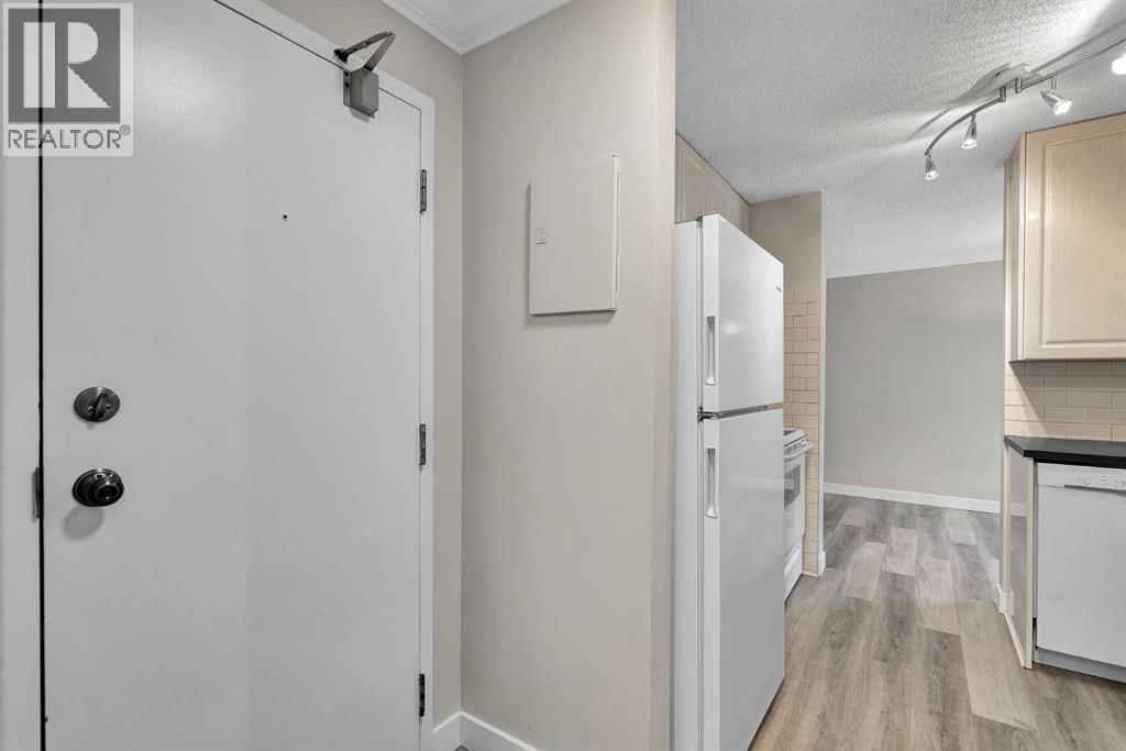 Single Family House for Sale in    Avenue SW Windsor Park Calgary 