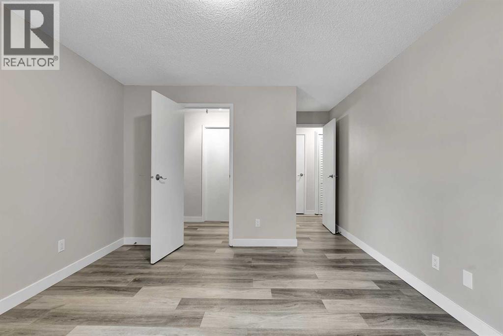 Single Family House for Sale in    Avenue SW Windsor Park Calgary 