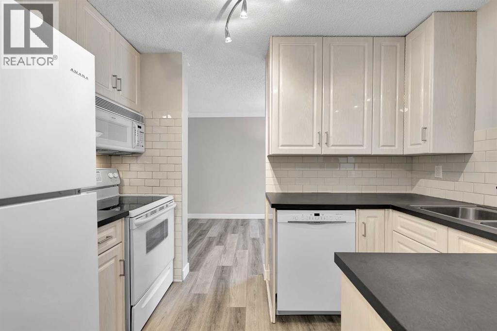 Single Family House for Sale in    Avenue SW Windsor Park Calgary 