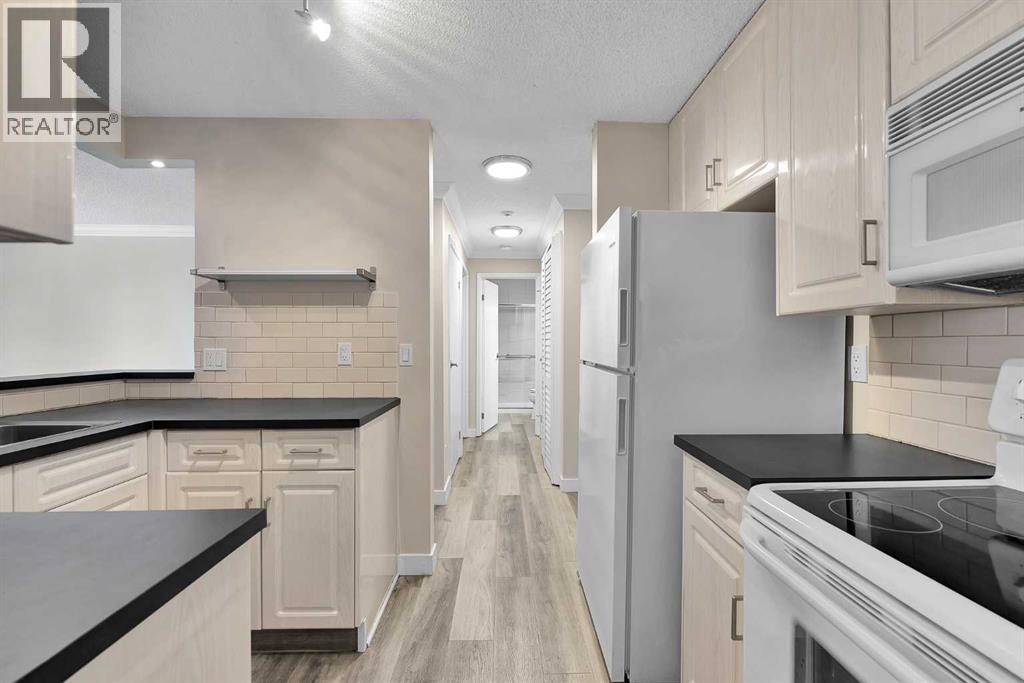 Single Family House for Sale in    Avenue SW Windsor Park Calgary 