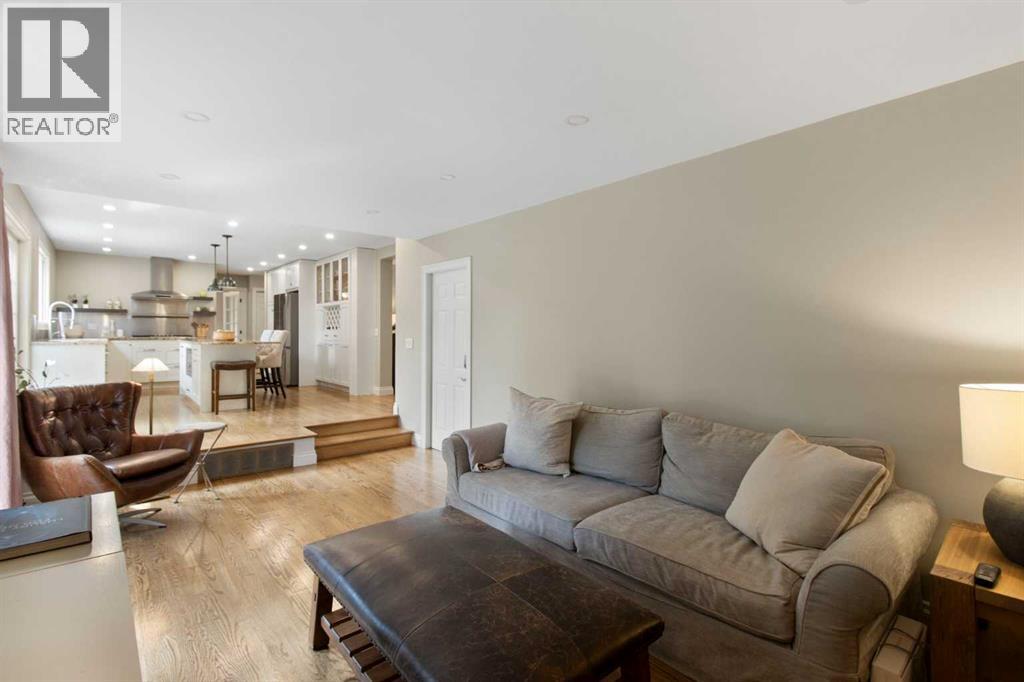 Single Family House for Sale in  Lake Mead Crescent SE Lake Bonavista Calgary 