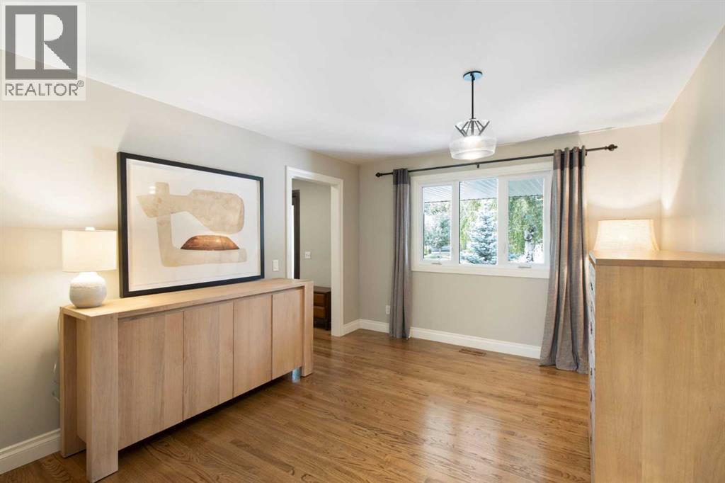 Single Family House for Sale in  Lake Mead Crescent SE Lake Bonavista Calgary 