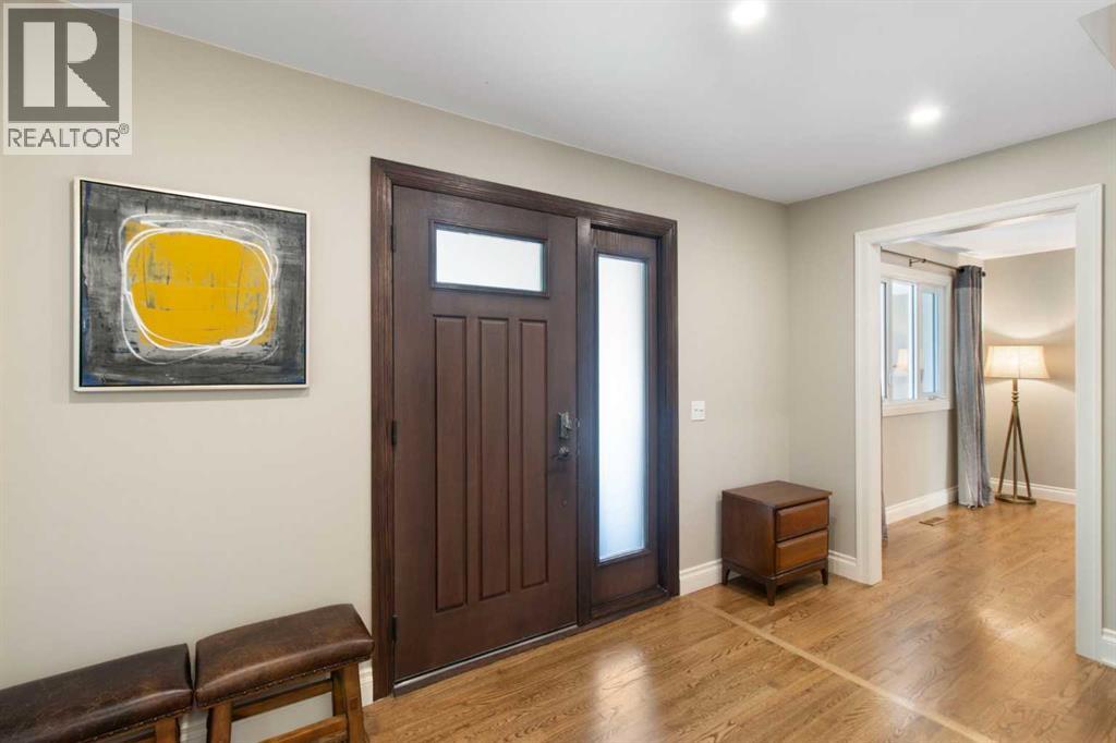 Single Family House for Sale in  Lake Mead Crescent SE Lake Bonavista Calgary 