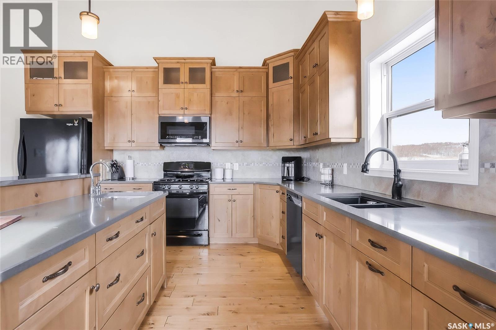 444 SASKATCHEWAN ROAD - 11