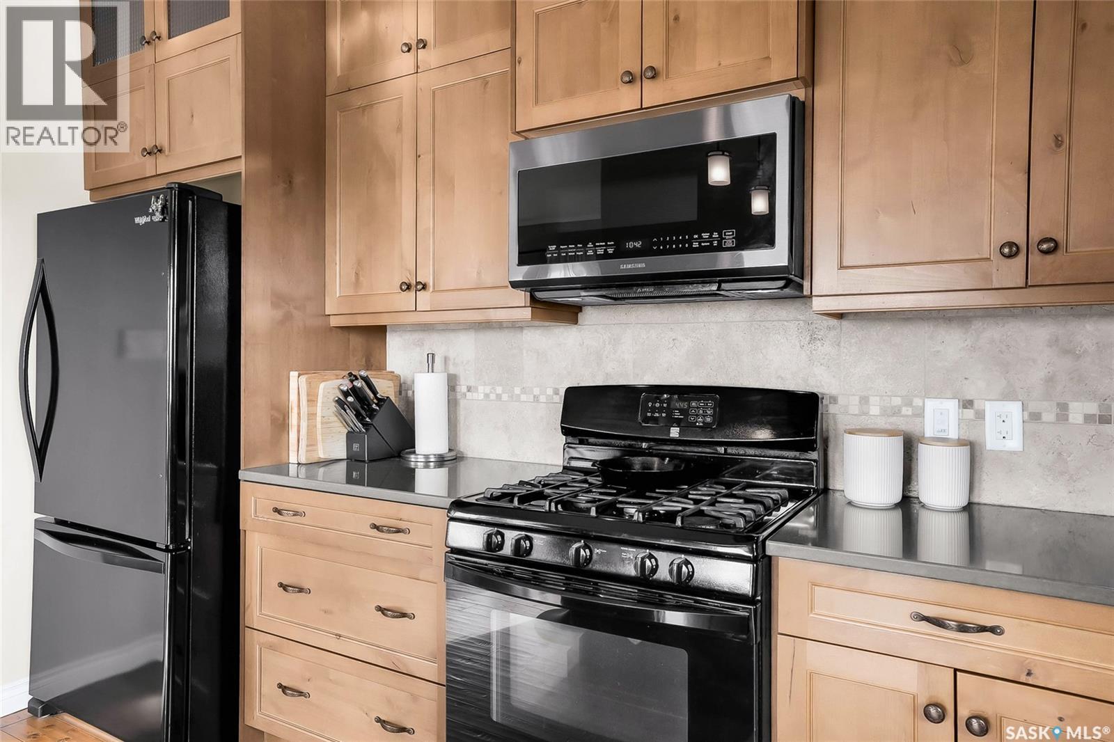 444 SASKATCHEWAN ROAD - 12