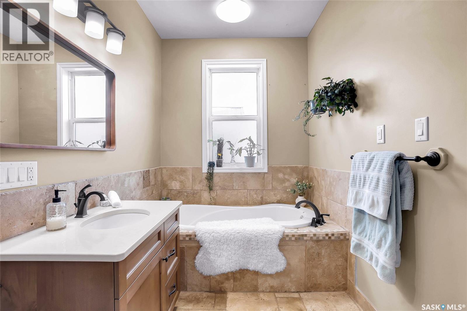 444 SASKATCHEWAN ROAD - 21