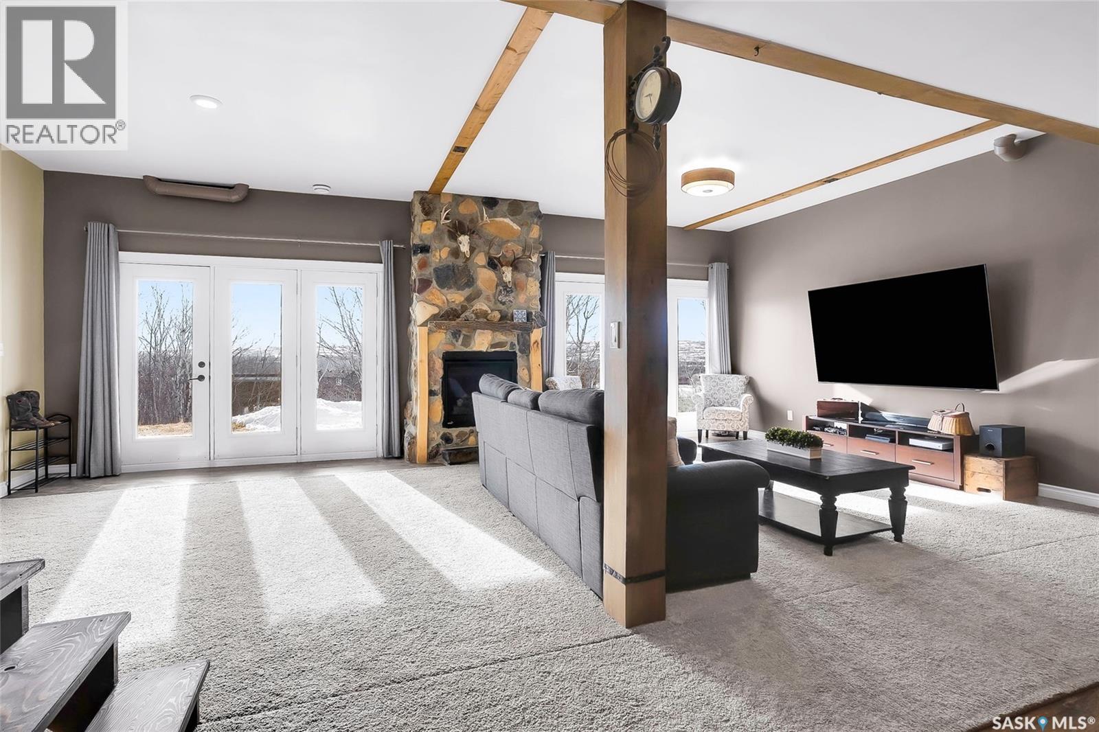 444 SASKATCHEWAN ROAD - 25