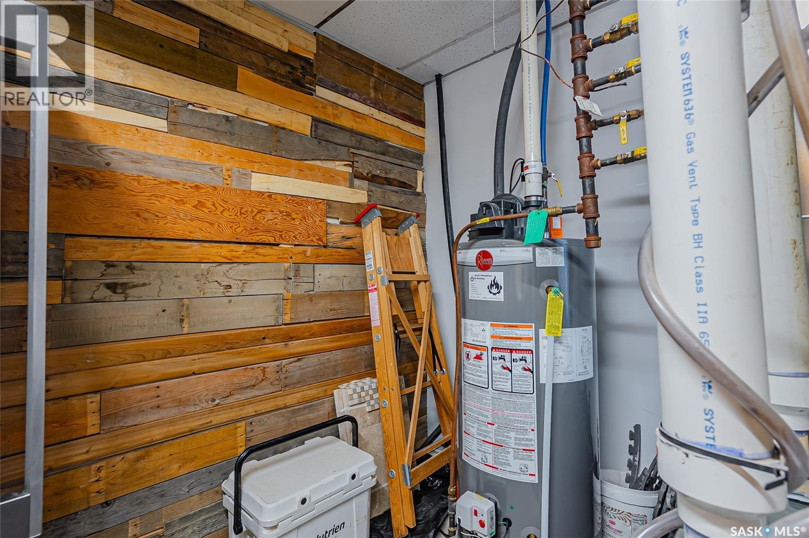 444 SASKATCHEWAN ROAD - 37