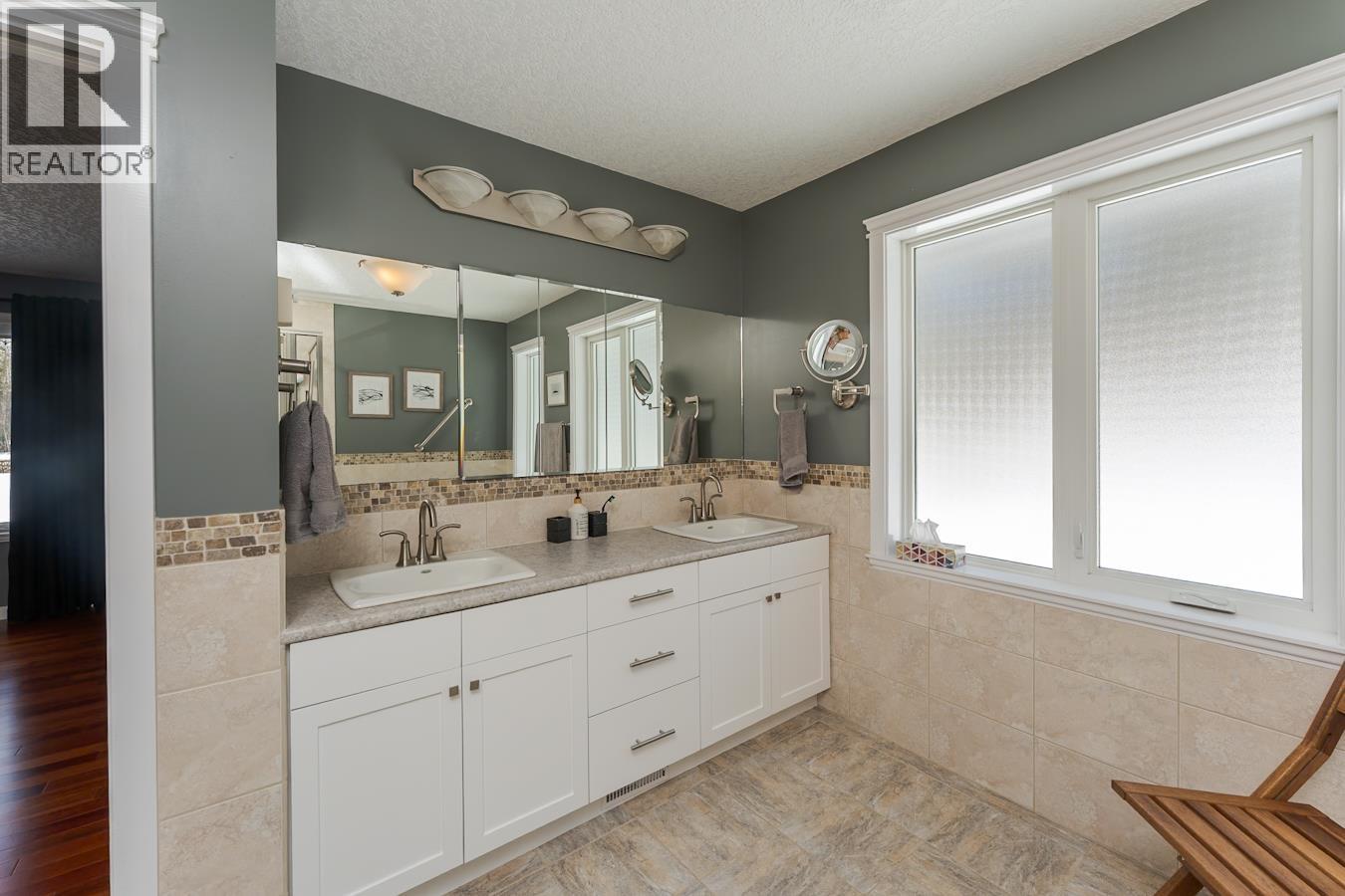 2248 ESTATE ROAD - 22