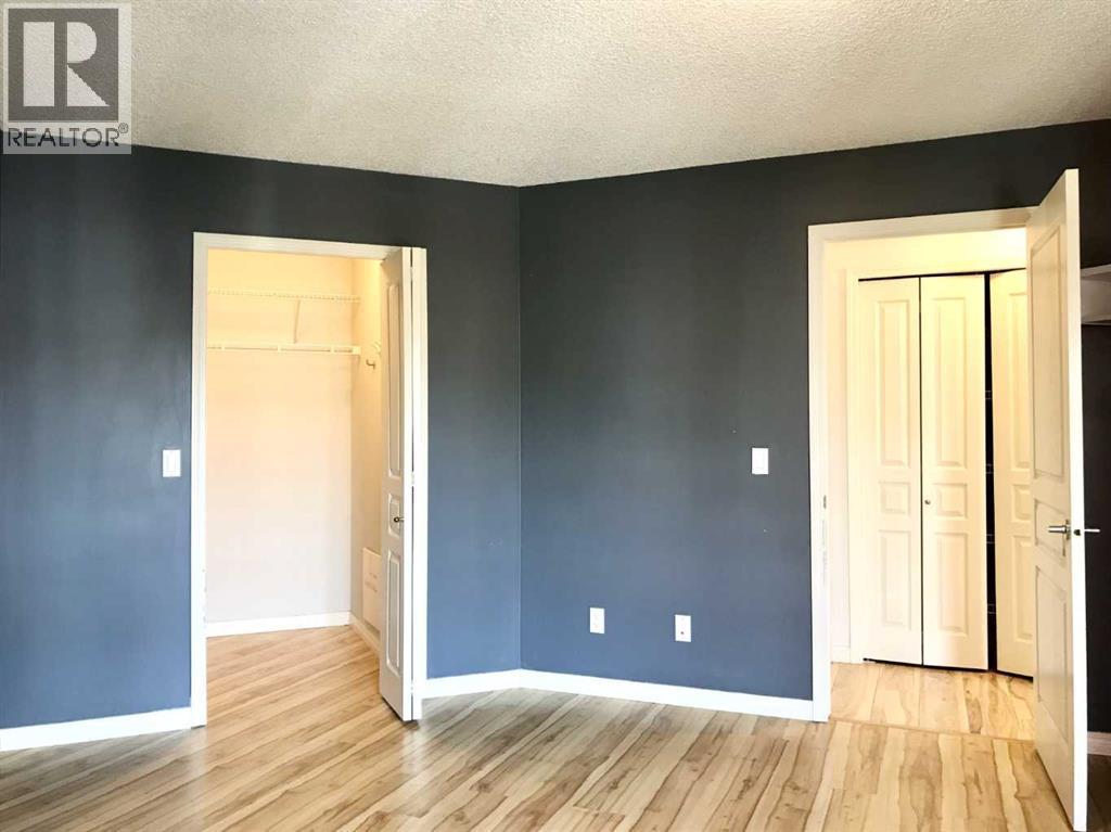 Single Family House for Sale in   Richard Road SW Lincoln Park Calgary 