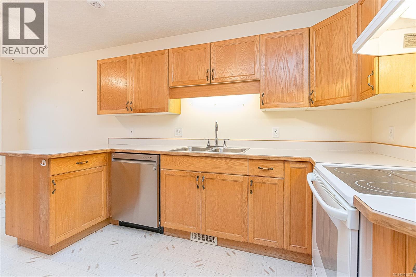 #23 815 DUNSMUIR CRES - 15