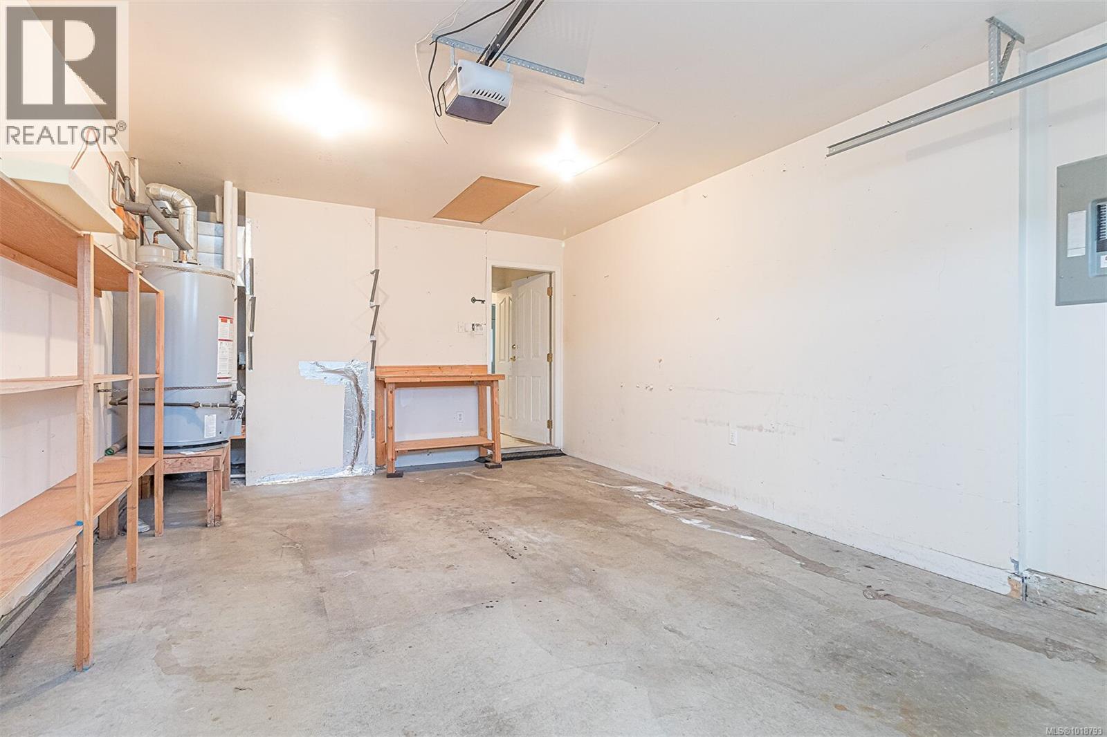 #23 815 Dunsmuir Cres - 34
