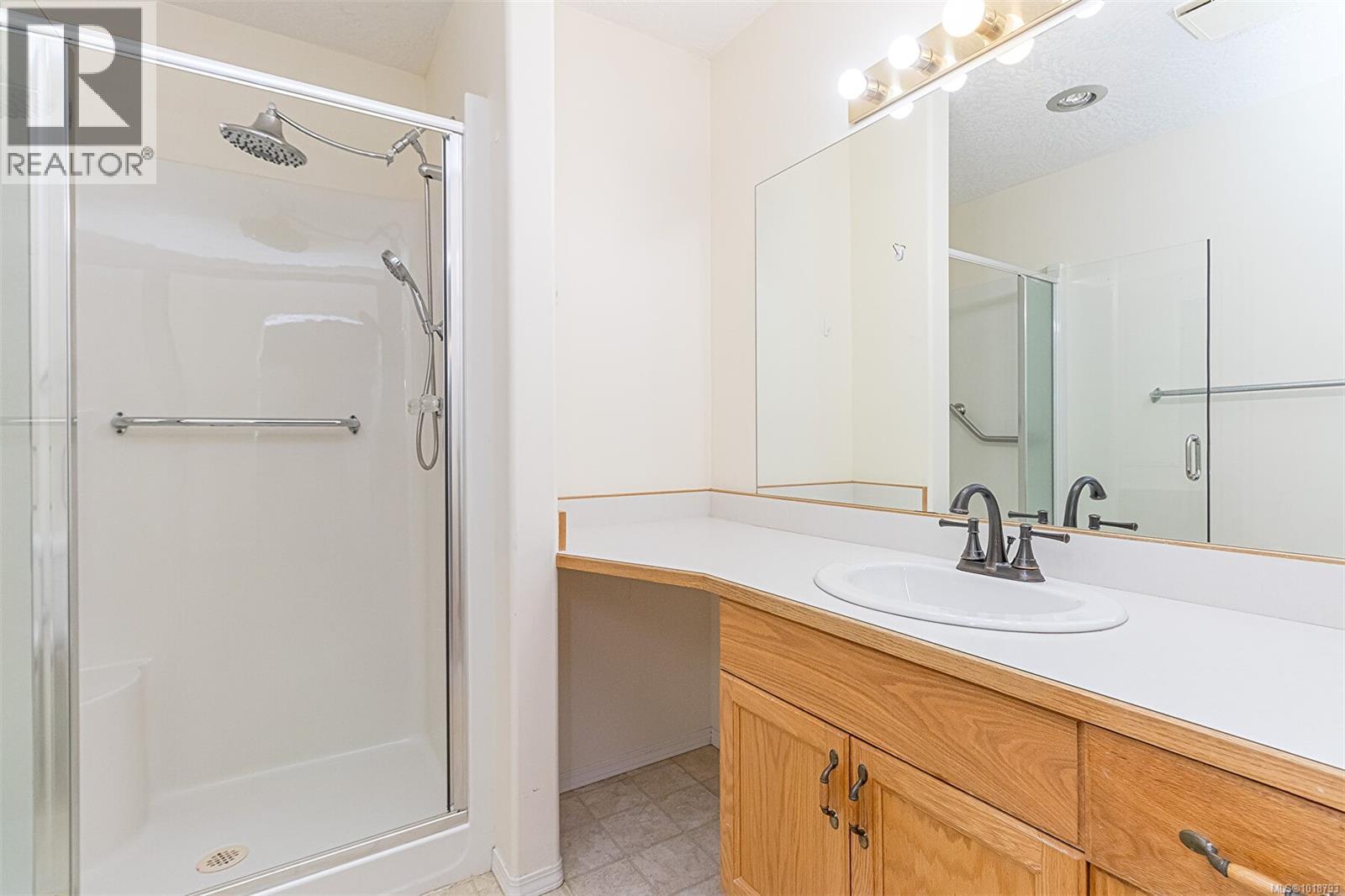 #23 815 Dunsmuir Cres - 25