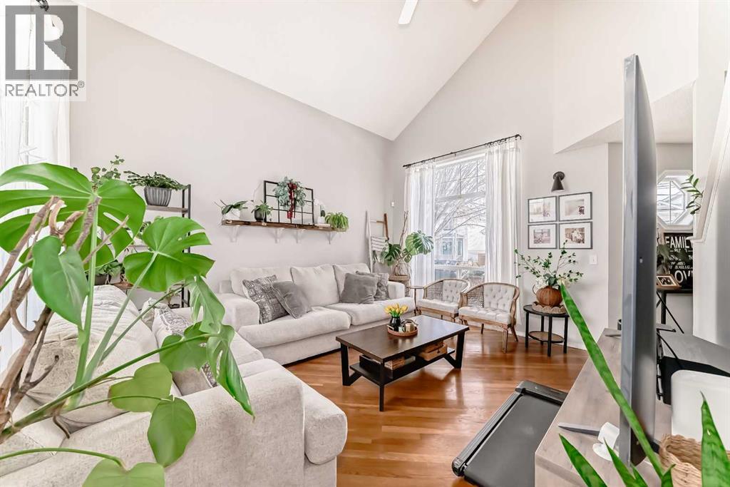 Single Family House for Sale in  Erin Meadow Way SE Erin Woods Calgary 