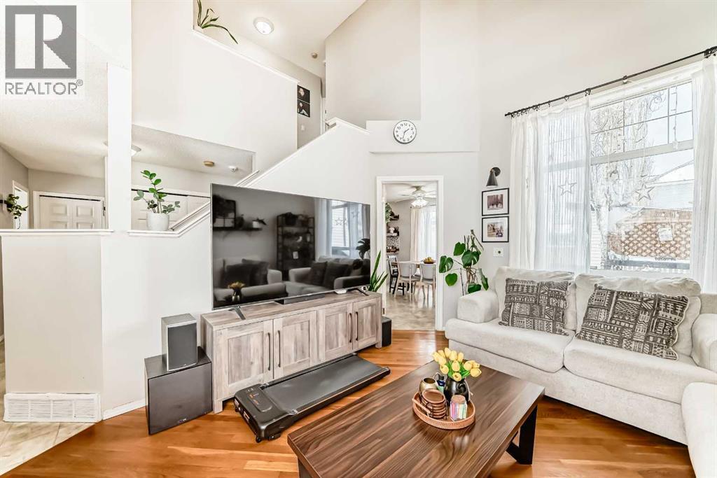 Single Family House for Sale in  Erin Meadow Way SE Erin Woods Calgary 