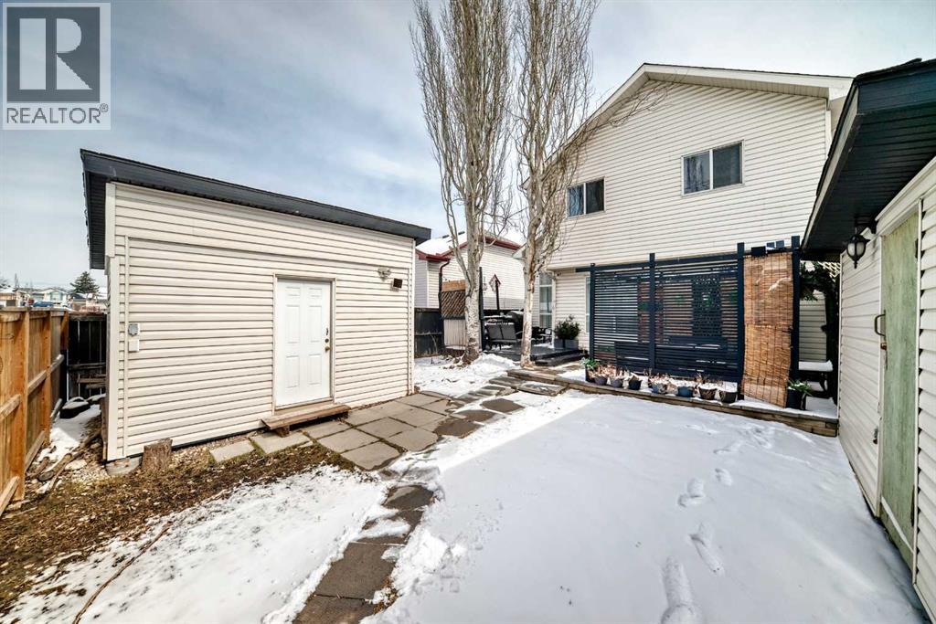Single Family House for Sale in  Erin Meadow Way SE Erin Woods Calgary 