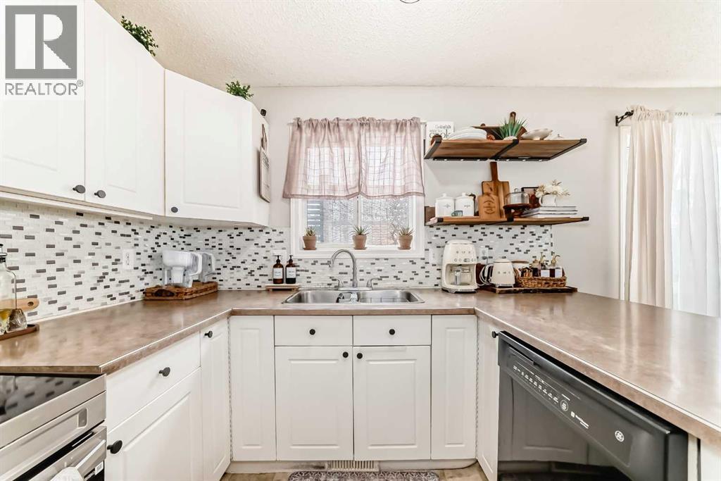 Single Family House for Sale in  Erin Meadow Way SE Erin Woods Calgary 