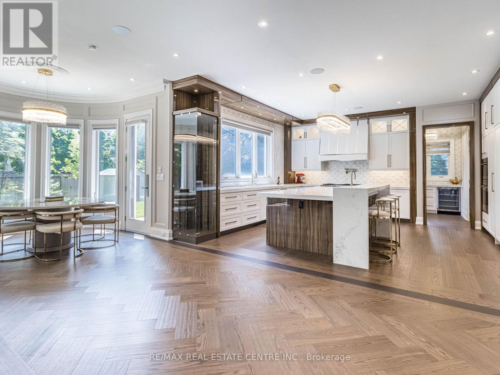 1 HUCKLEBERRY LANE S