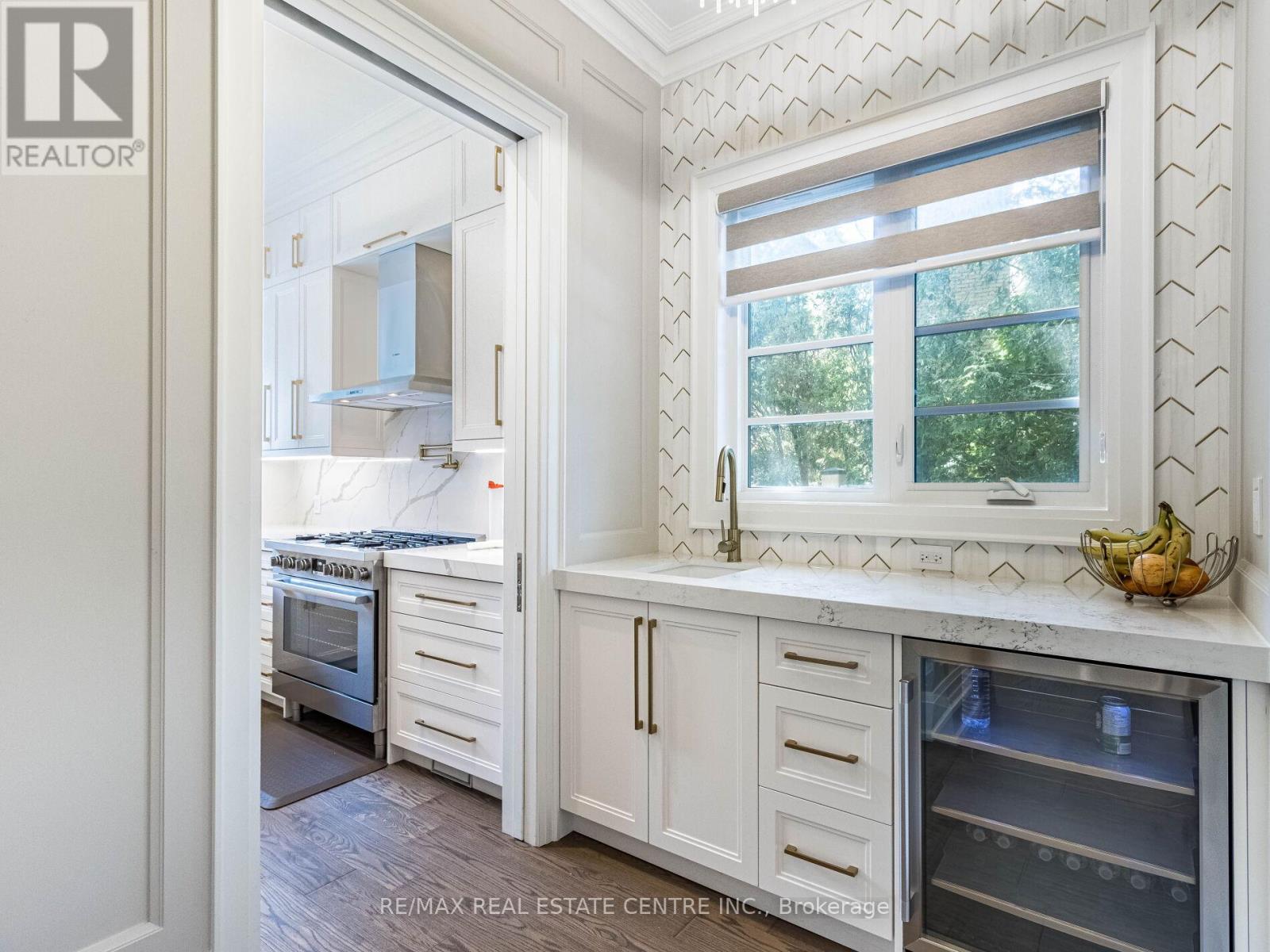 1 HUCKLEBERRY LANE S