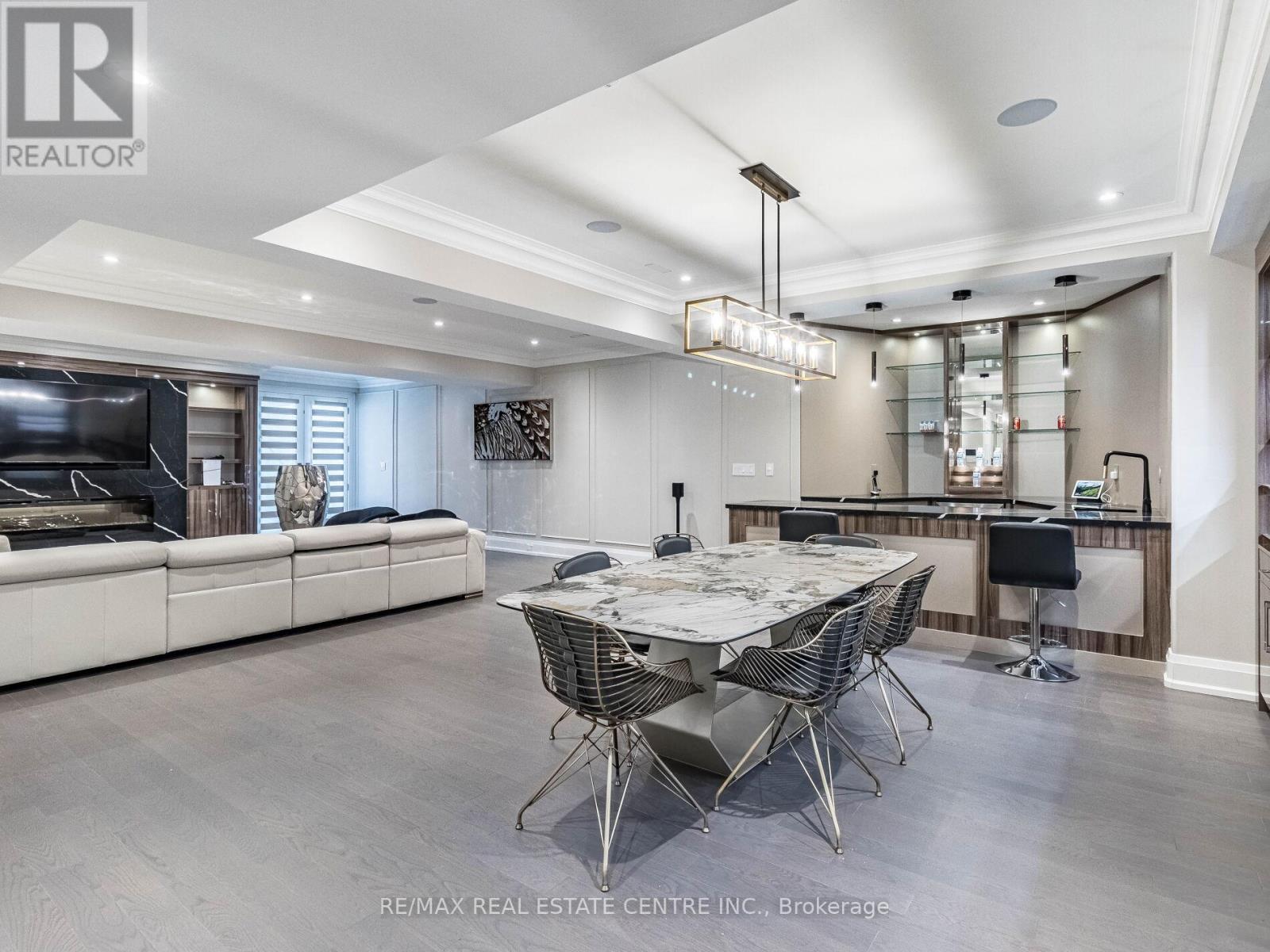 1 HUCKLEBERRY LANE S