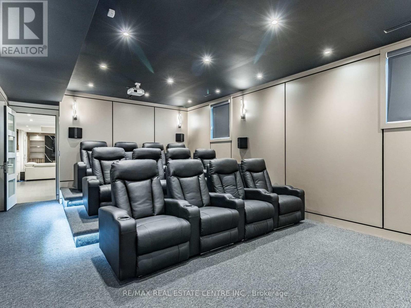 1 HUCKLEBERRY LANE S