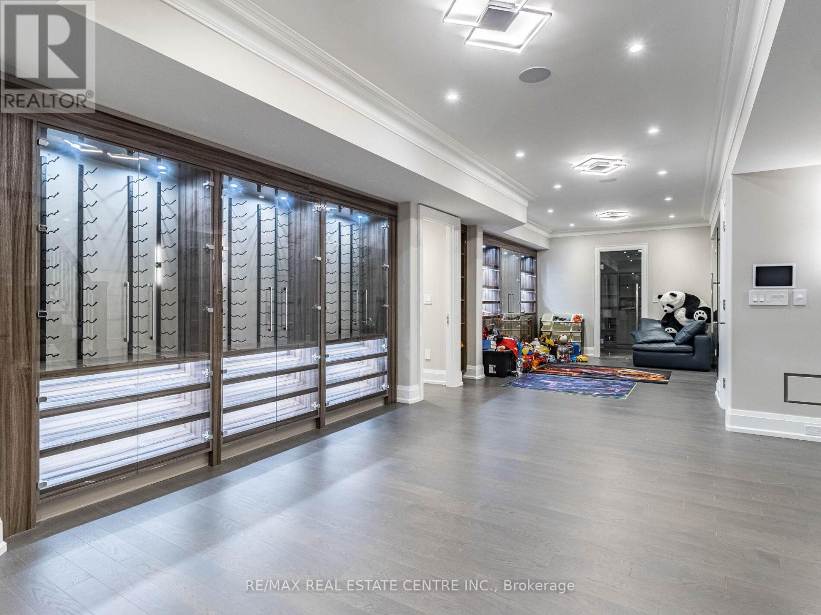 1 HUCKLEBERRY LANE S