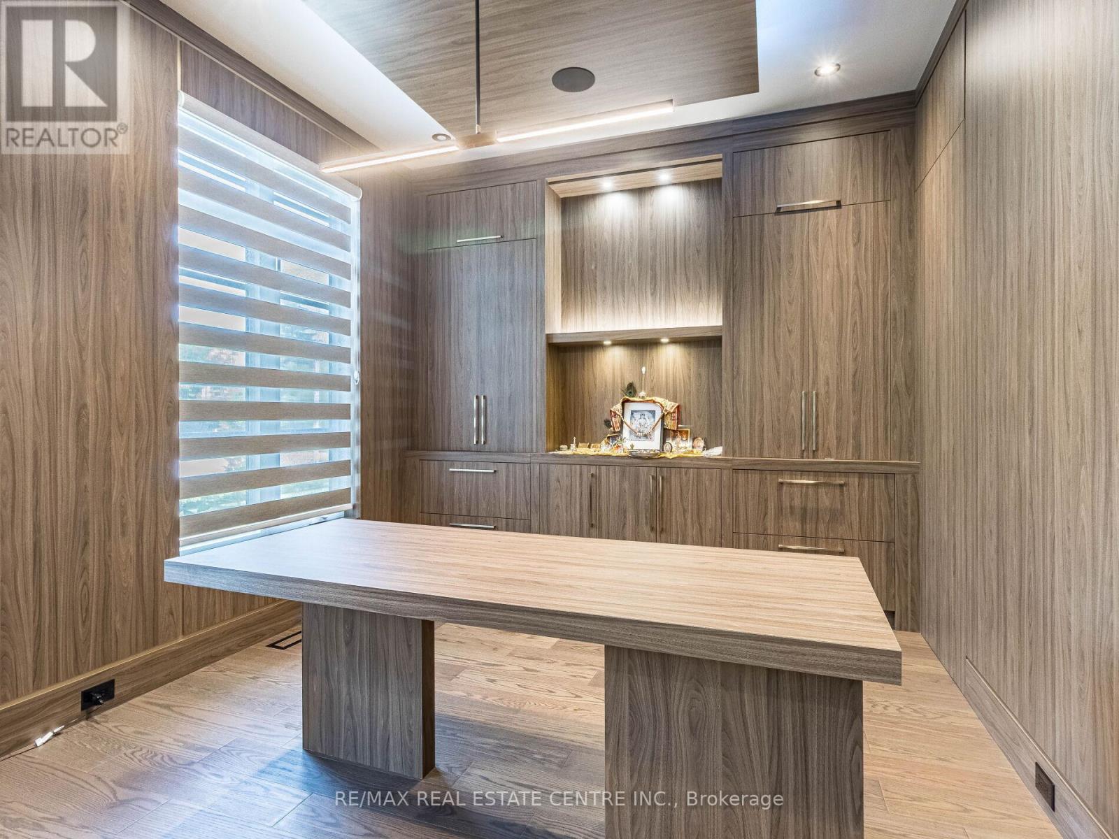 1 HUCKLEBERRY LANE S