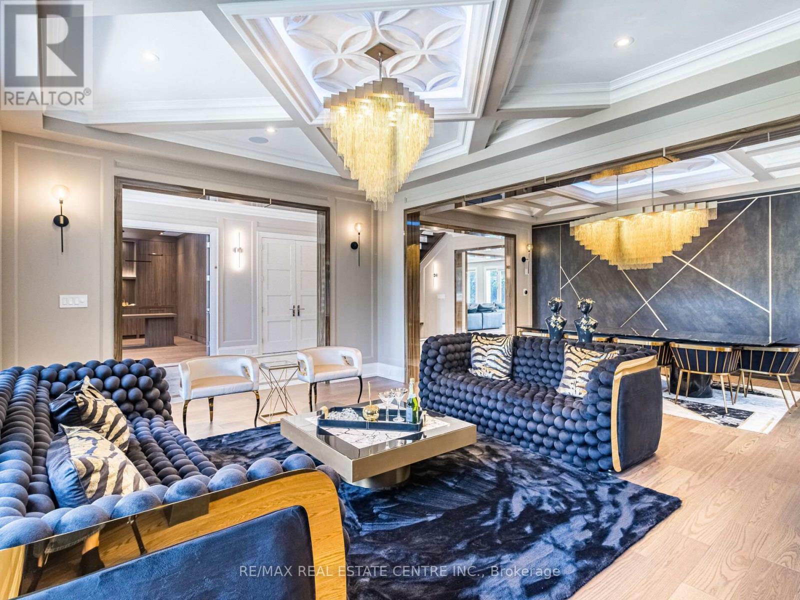 1 HUCKLEBERRY LANE S