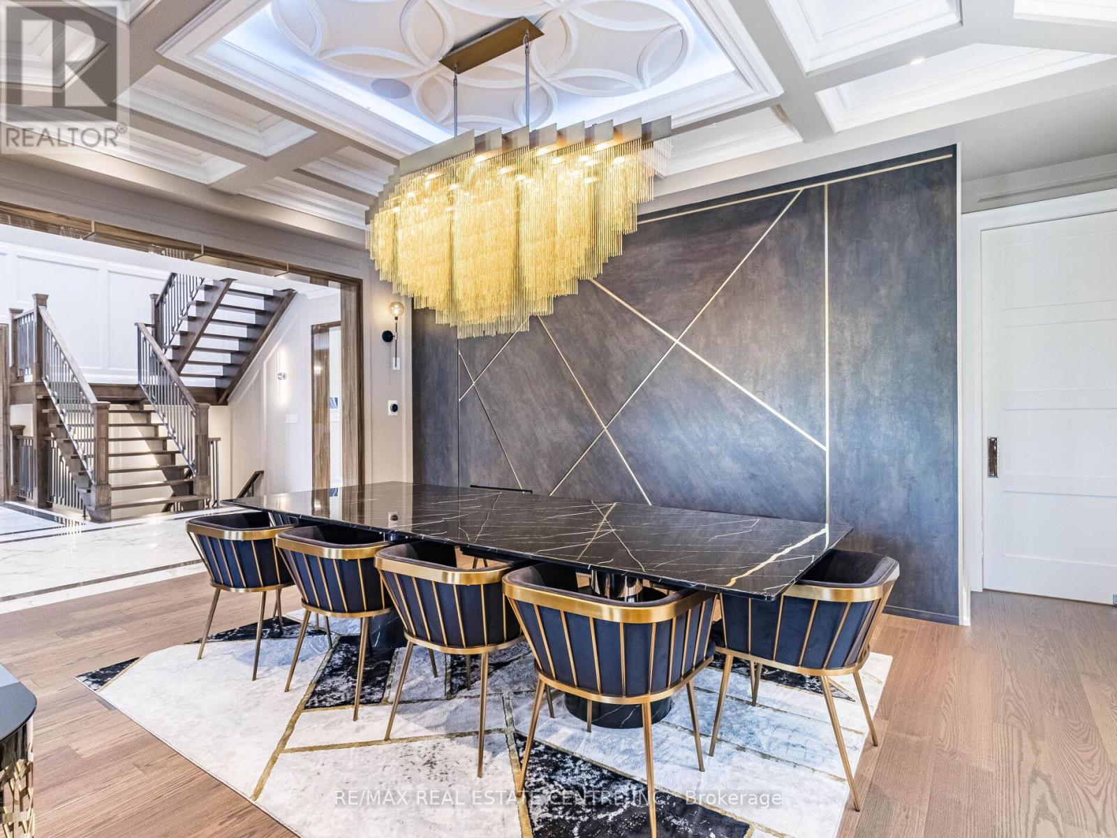 1 HUCKLEBERRY LANE S