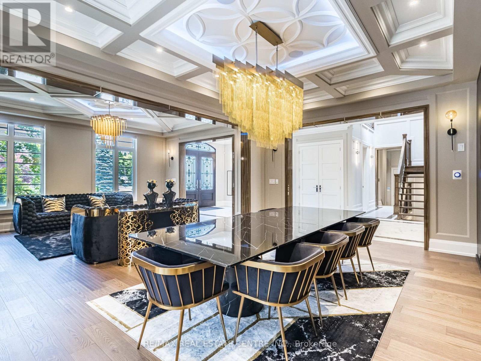 1 HUCKLEBERRY LANE S