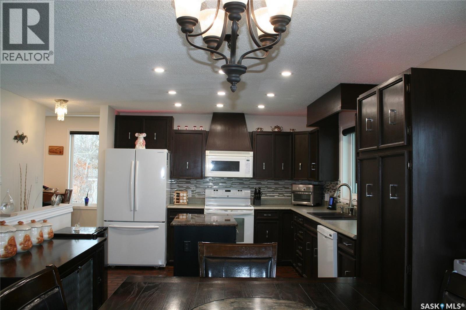 728 ELM STREET, RESORT VILLAGE OF PASQUA LAKE, SK. - 14